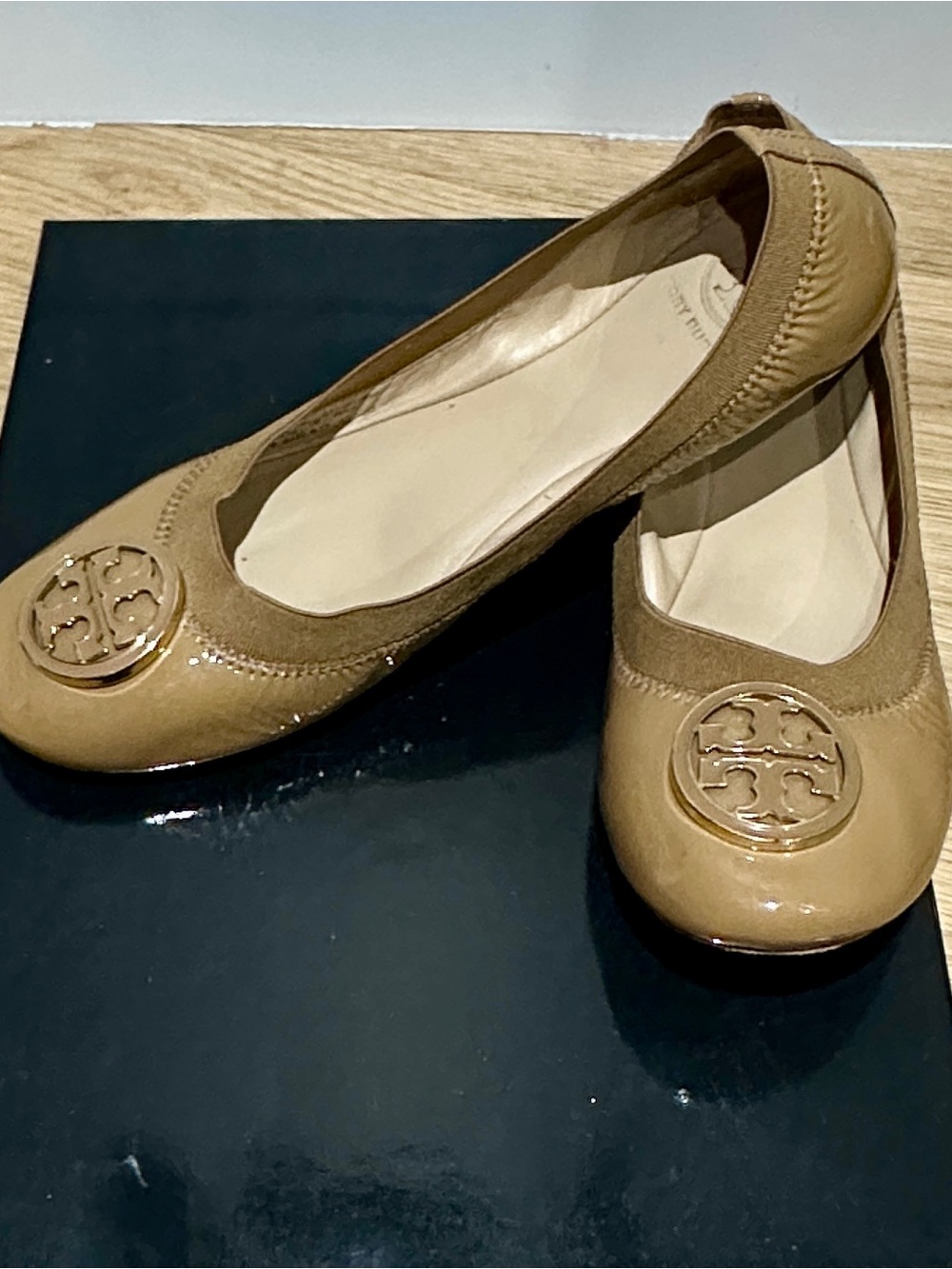 Tory Burch Beige Patent Leather Logo Ballet Flats